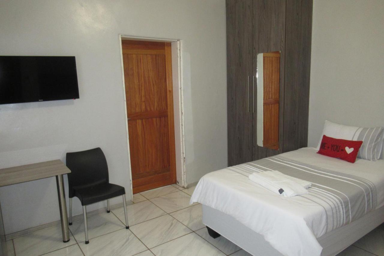 Pab-Love Guest House Kuruman Exterior foto